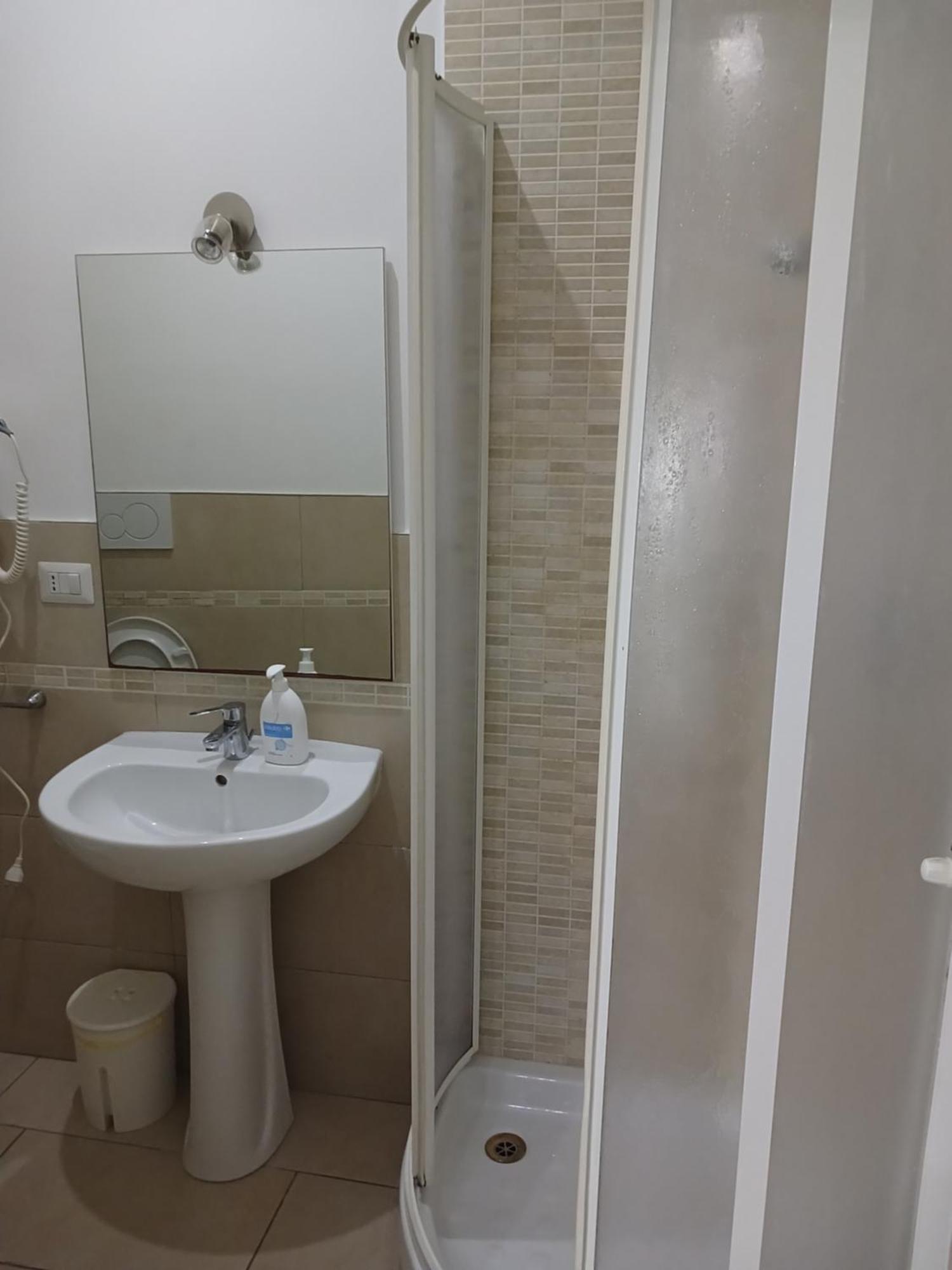 Guest House San Pietro ローマ エクステリア 写真